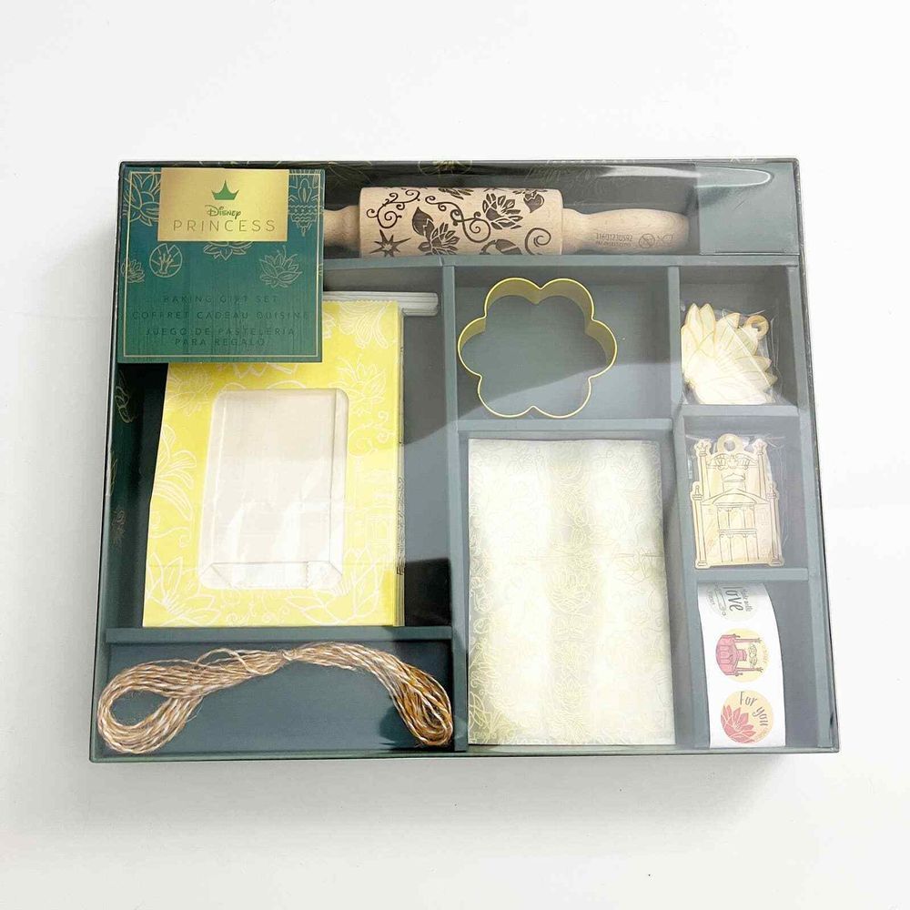 Disney Parks Tiana Baking Gift Set Princess Cooking Set Cookie Cutter‎ Kitchen